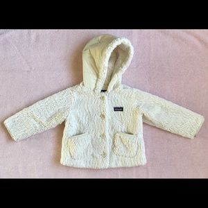 Patagonia Girls 2T White Fleece Hooded Jacket